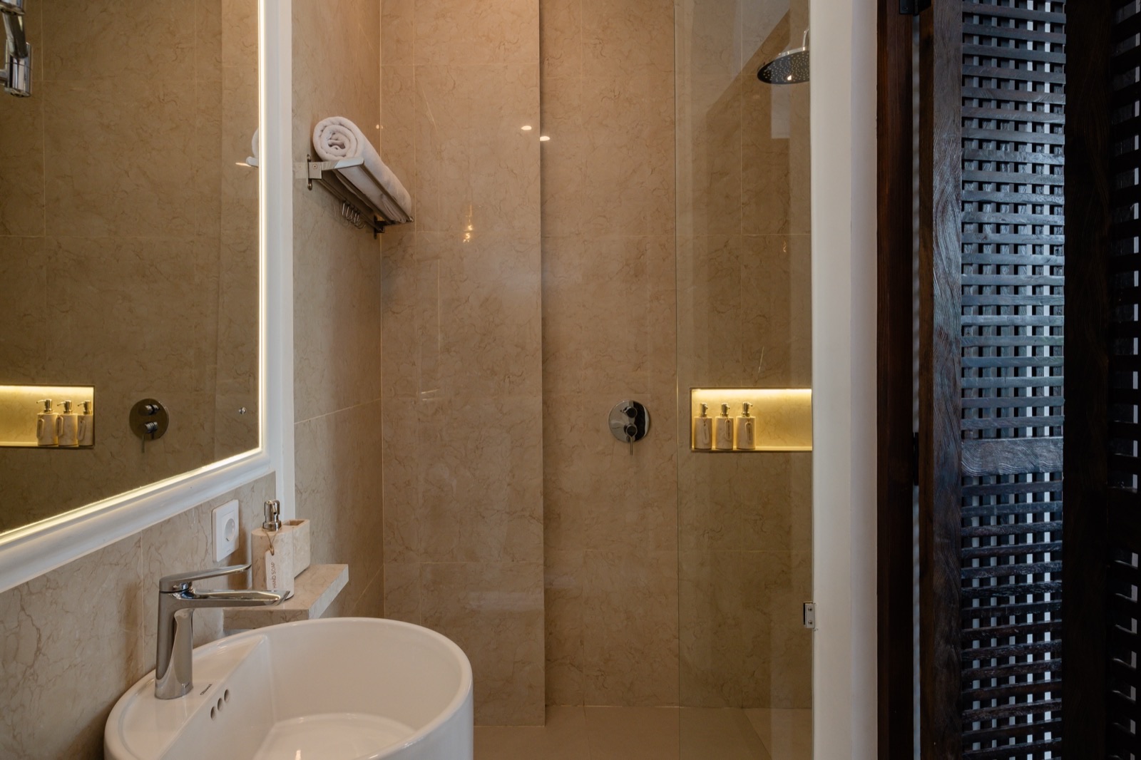 Riviera Room 13