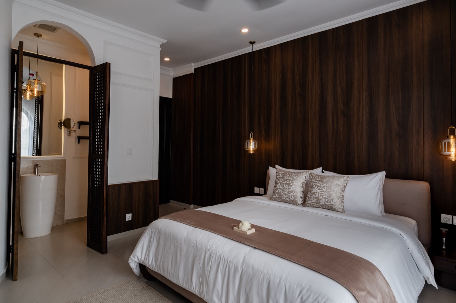 Riviera Room 17