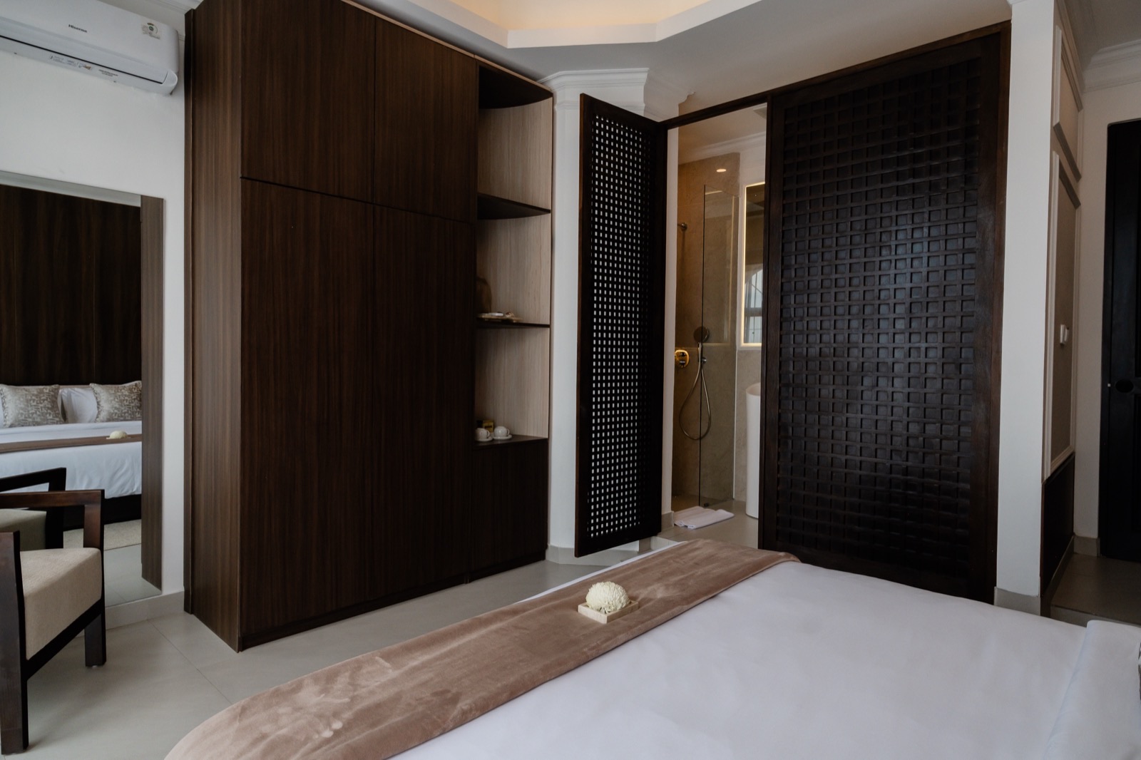 Riviera Room 23